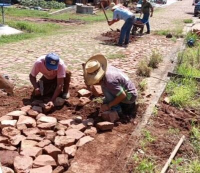 Imagem da notícia Camapuã intensifica manutenção de ruas com paralelepípedo